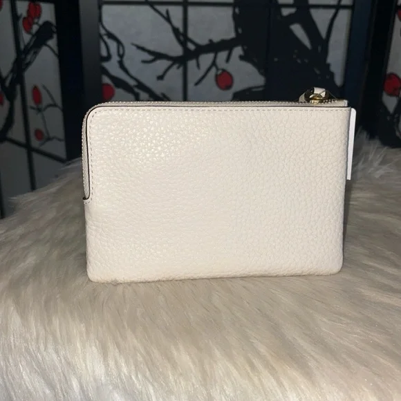 Coach L ZIP Wristlet - Picture 3 of 3